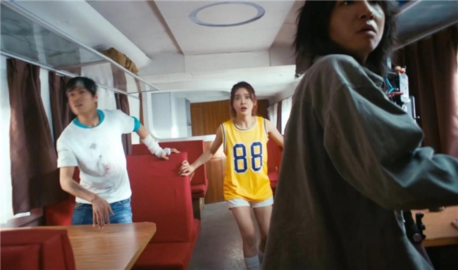 《荒野迷城》首爆代言人, 篮球女神“美娜”化身荒野福利官,带你末日求生