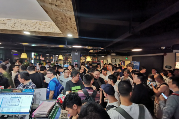 青春就在隔壁座位《街头篮球》20年热血一键重连!