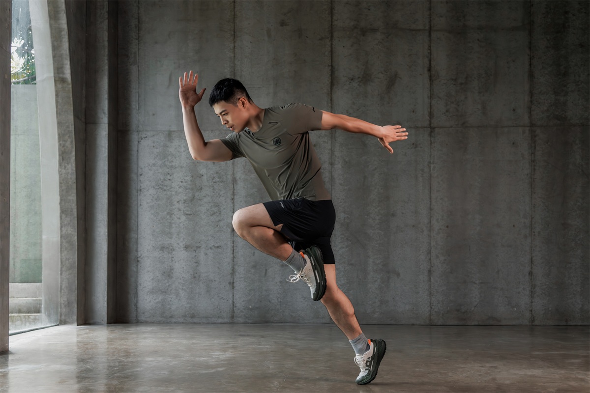 坦克世界携手李宁设计，限量定制T恤助力玩家“冲”向2.0